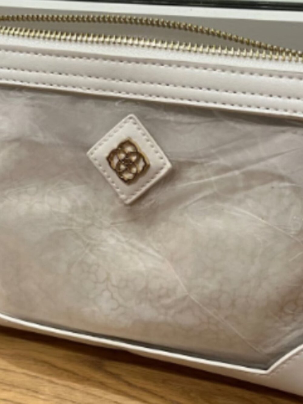NWT Kendra Scott 2Piece Cosmetic Bag Set in White/Gold Design - Picture 6 of 11